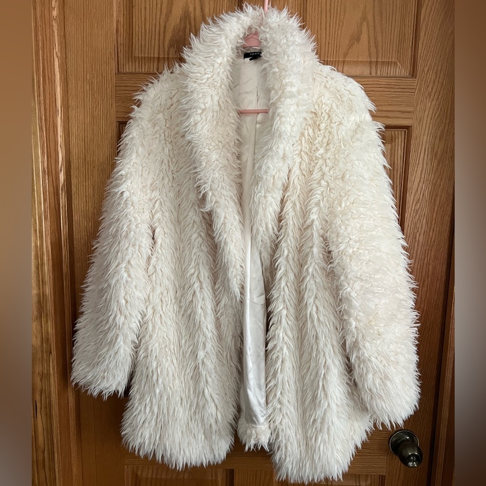 LIKE NEW! Torrid White Fur Jacket with Pockets, Size: 0